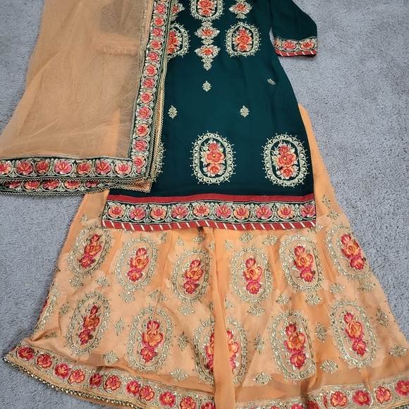 Salvaar Kameez - Picture 5 of 5